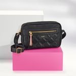 Bolso-para-mujer-de-color-negro-en-material-tipo-cuero-de-estilo-casual.-