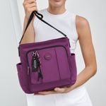 Morral-para-mujer-de-estilo-casual-de-color-morado-en-tela-poliester-con-asa-larga-regulable.