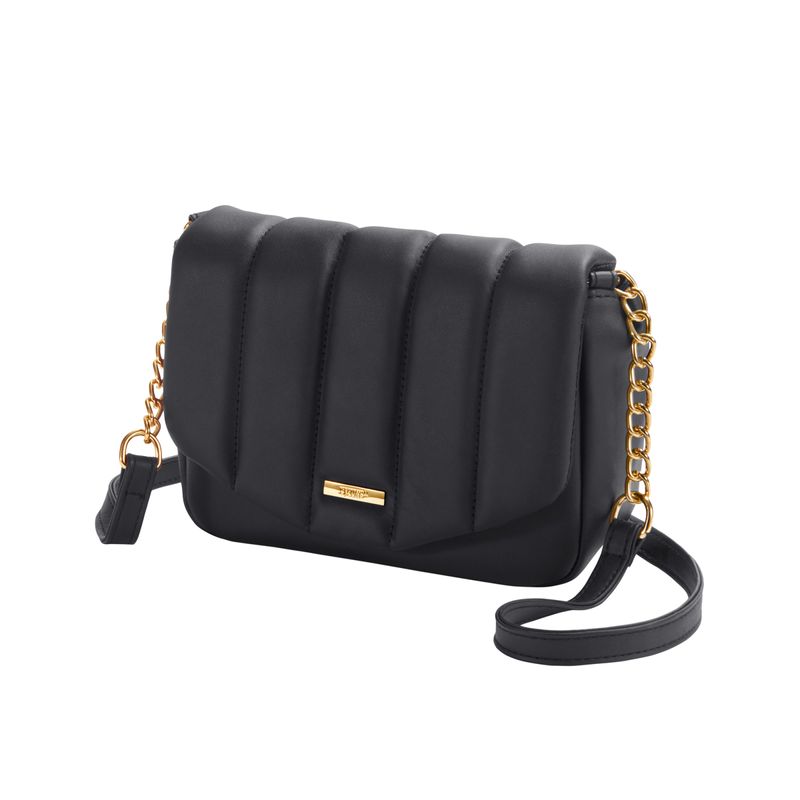 El-bolso-pequeño-para-mujer-Tuti-es-en-cuero-de-color-negro-y-de-uso-casual