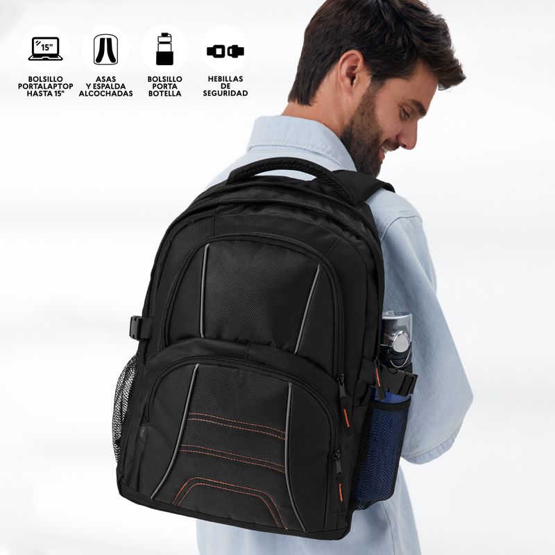 Mochila-para-hombre-en-poliester-negro-con-multiples-secciones-y-perfecta-para-un-estilo-casual.